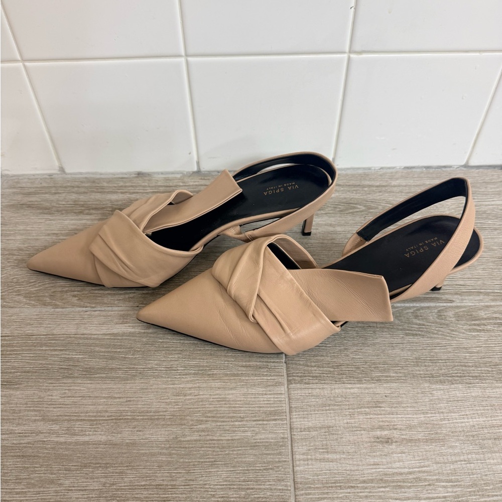 Via Spiga Beige Pointed Toe Heels